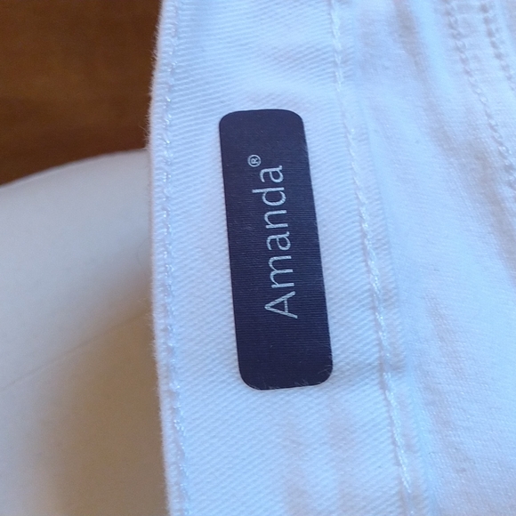 EUC Gloria Vanderbilt "Amanda" Jeans (16) - Picture 4 of 8